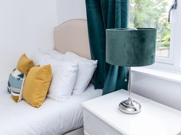 Aspley House : photo 3 de la chambre chambre double avec salle de bains commune