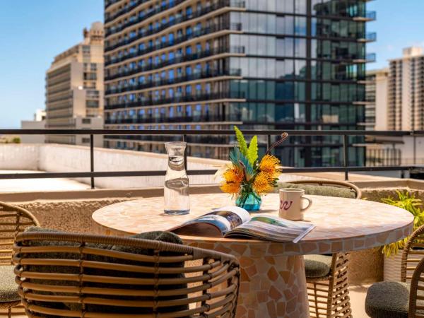 Wayfinder Waikiki : photo 8 de la chambre suite supérieure lit king-size