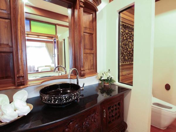 Pingviman Hotel : photo 4 de la chambre chambre lits jumeaux de luxe avec baignoire spa et balcon privé