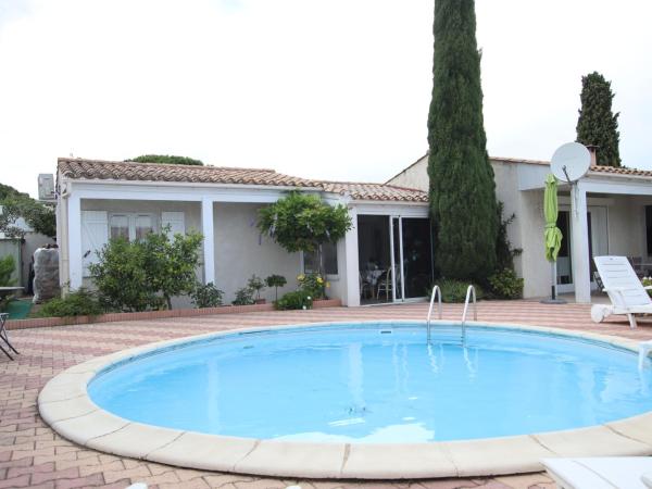 Chambre privée indépendante, piscine : photo 1 de la chambre chambre double avec salle de bains privative