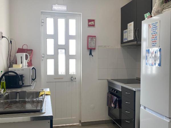 BLife Faro Beach Hostel : photo 1 de la chambre lit dans dortoir de 8 lits