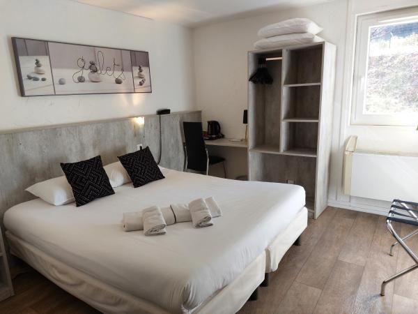 Brit Hotel Bosquet Carcassonne Cité : photo 4 de la chambre chambre double avec terrasse