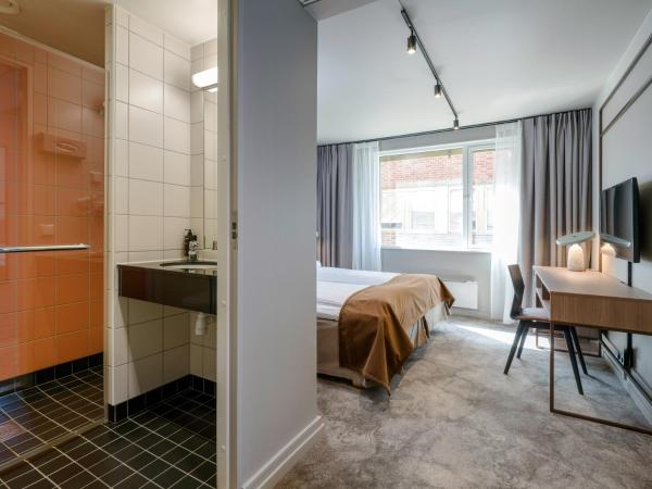 Quality Hotel Saga : photo 9 de la chambre chambre double ou lits jumeaux standard