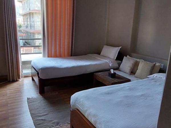 Hotel Blossom : photo 3 de la chambre chambre lits jumeaux avec balcon