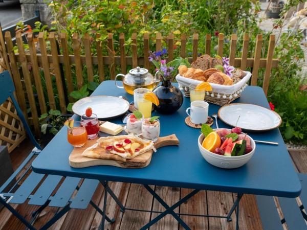 L'Escale Fleurie à Saint Brieuc : photo 1 de la chambre chambre double avec terrasse