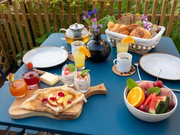 L'Escale Fleurie à Saint Brieuc : photo 6 de la chambre chambre double avec terrasse