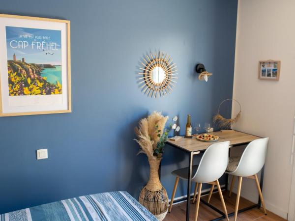 L'Escale Fleurie à Saint Brieuc : photo 4 de la chambre chambre double avec terrasse