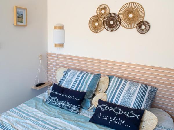 L'Escale Fleurie à Saint Brieuc : photo 2 de la chambre chambre double avec terrasse