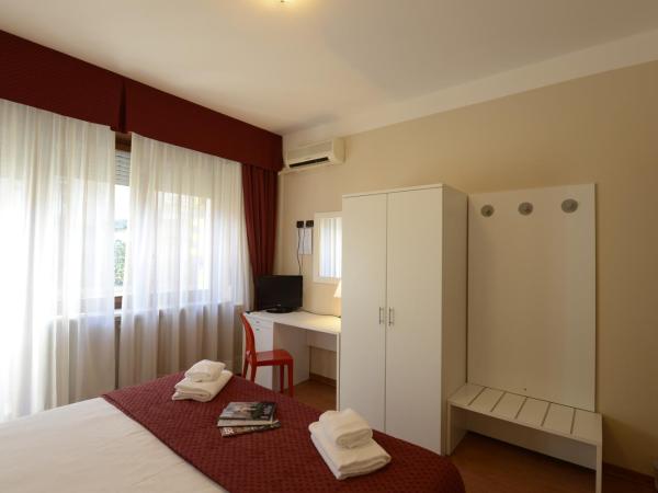 Hotel Tourist : photo 2 de la chambre chambre double ou lits jumeaux