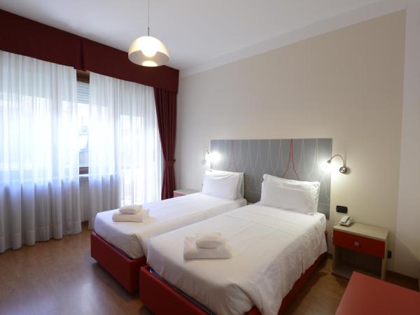 Hotel Tourist : photo 3 de la chambre chambre double ou lits jumeaux