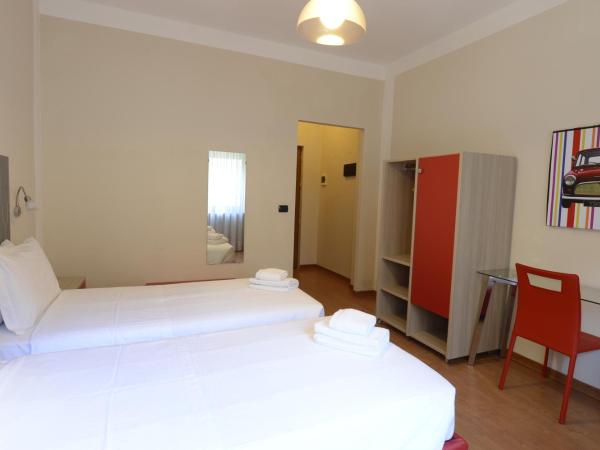 Hotel Tourist : photo 4 de la chambre chambre double ou lits jumeaux