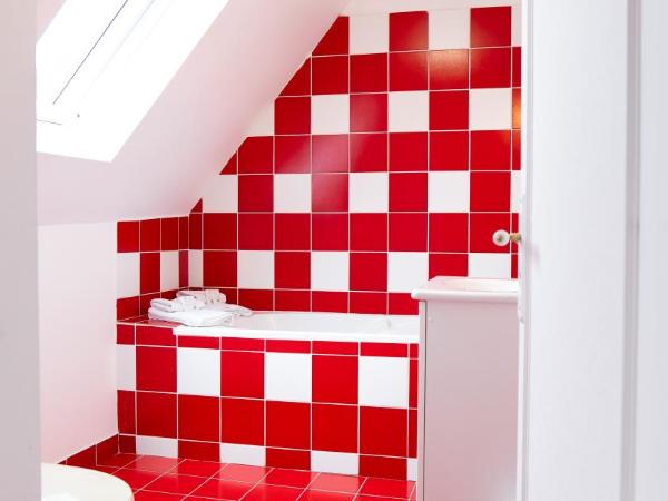 Manoir 1685 Saint Malo : photo 8 de la chambre chambre supérieure lit queen-size