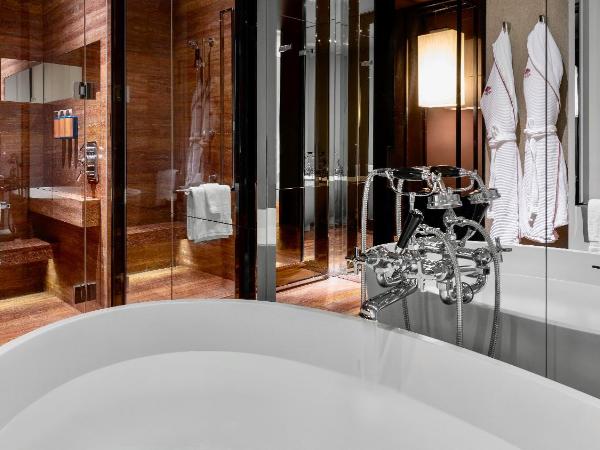 Mandarin Oriental, Guangzhou - Registration Counter and Free Shuttle Bus Available during Canton Fair Period : photo 3 de la chambre suite exécutive lit king-size