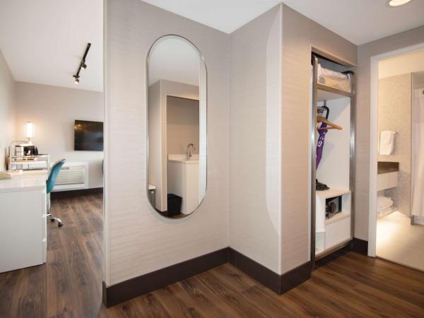 Coast Victoria Hotel & Marina by APA : photo 4 de la chambre chambre lit king-size supérieure