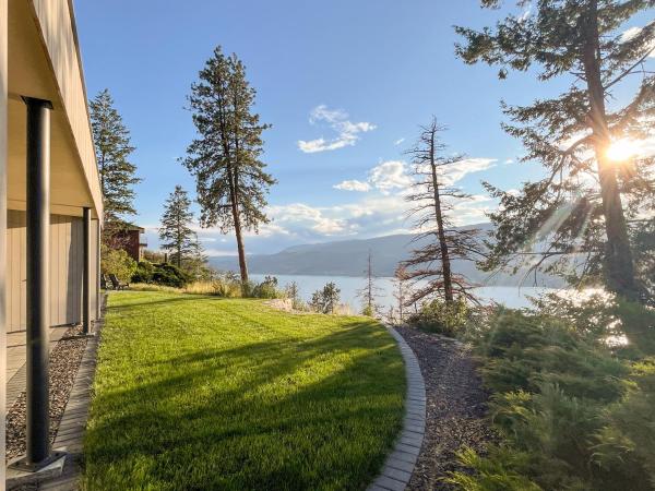 Kelowfornia Lakeview Retreat : photo 10 de la chambre chambre supérieure lit queen-size