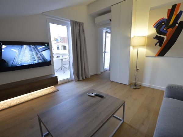 Suites Villa Ropuš : photo 2 de la chambre suite deluxe - vue latérale sur mer