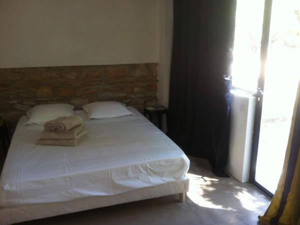 Du Coté de Chez Soi : photo 3 de la chambre chambre double - vue sur jardin