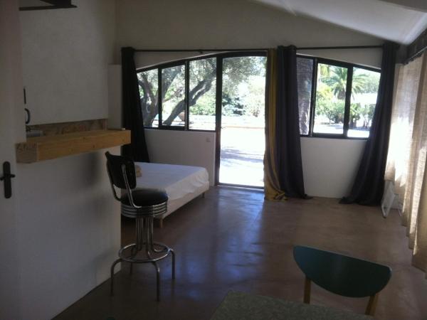 Du Coté de Chez Soi : photo 4 de la chambre chambre double - vue sur jardin