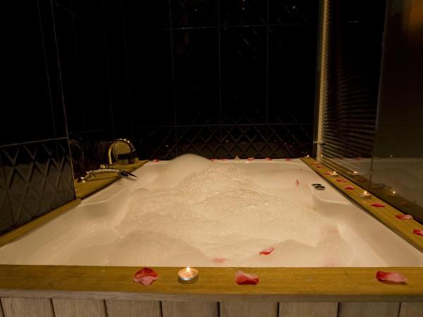 Rios Edition Hotel : photo 10 de la chambre suite premium avec baignoire spa - vue sur mer