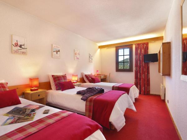 Hôtel du Bourg : photo 2 de la chambre chambre triple