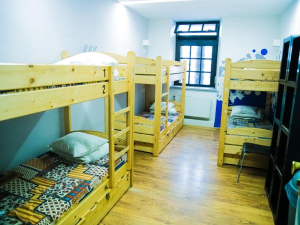 Greg&Tom Party Hostel : photo 1 de la chambre bed in 6-bed mixed dormitory room (age restriction - 18-40)