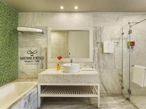 Sarovar Portico Outer Ring Road : photo 2 de la chambre chambre club