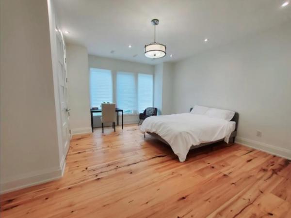 Comfortable Room in Toronto next to Yorkdale mall : photo 1 de la chambre chambre familiale deluxe