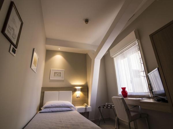 Hotel Mediterraneo : photo 1 de la chambre chambre simple supérieure