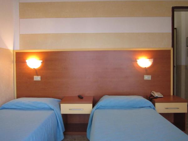 Hotel Marchina : photo 1 de la chambre chambre lits jumeaux