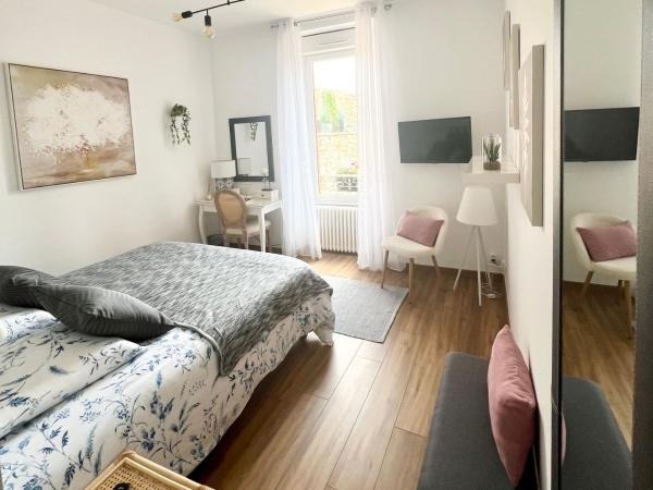 Chambres d'hôtes Les Carmélites : photo 3 de la chambre chambre double - vue sur jardin