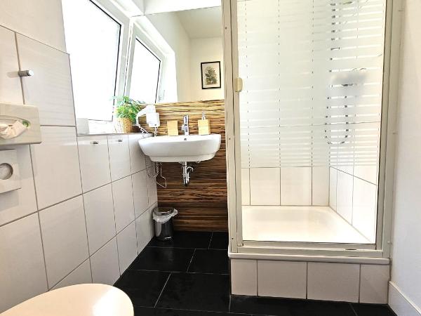 Airport Messe Hotel : photo 9 de la chambre chambre triple standard