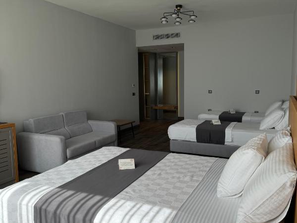 The Rest Port Argento : photo 5 de la chambre chambre familiale - vue sur mer