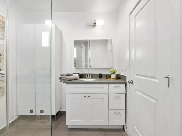 Muirfield Chic City Bungalow with Parking : photo 10 de la chambre chambre lit queen-size deluxe