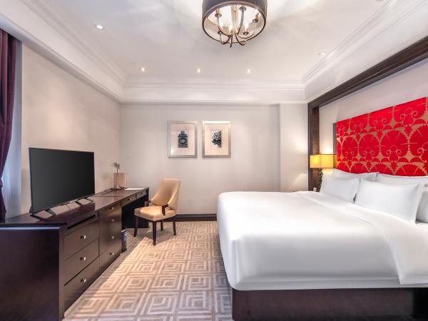 The Yangtze Boutique Shanghai - Free minibar for the first round of the day : photo 1 de la chambre art deco king room - welcome fruit & welcome snacks *1 per stay ( up 2 persons )