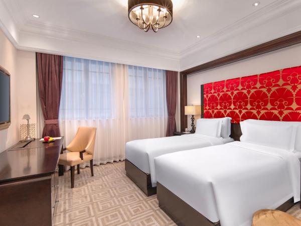 The Yangtze Boutique Shanghai - Free minibar for the first round of the day : photo 1 de la chambre shanghai grand twin room - welcome fruit & welcome snacks *1 per stay ( up 2 persons )