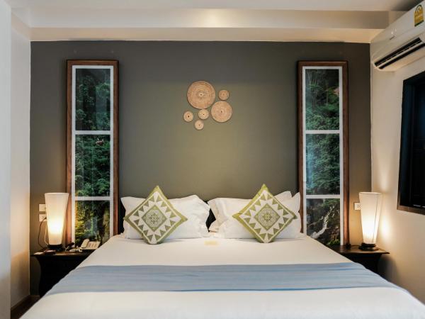 THEE Kashatharn by TH District : photo 5 de la chambre chambre double ou lits jumeaux deluxe avec balcon