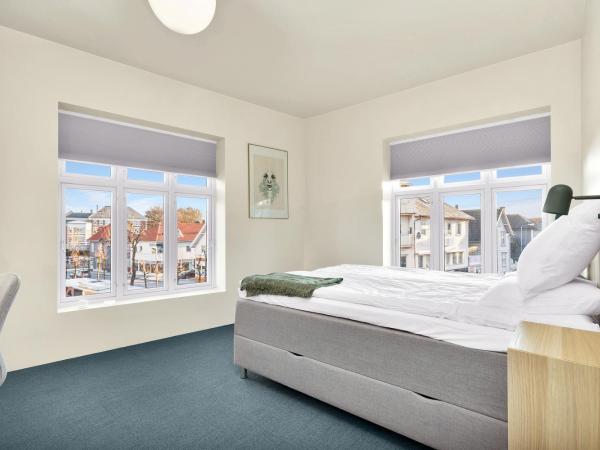 Central Guest House - Bedroom with en suite Bathroom : photo 5 de la chambre chambre double avec salle de bains privative