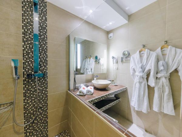 Hôtel Liberata & Spa : photo 3 de la chambre chambre double supérieure avec balcon - vue sur mer