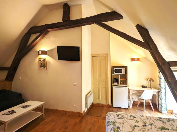 La Villa des Consuls - Gîte de tourisme de charme : photo 6 de la chambre grande chambre double (2ème Étage)