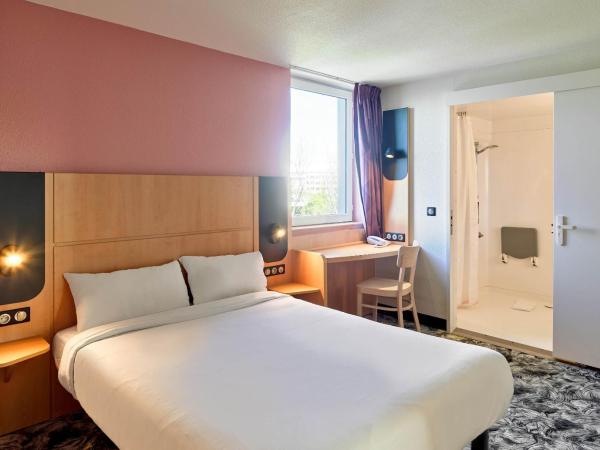 B&B HOTEL Orly Rungis Aéroport 3 étoiles : photo 2 de la chambre chambre double - accessible aux personnes à mobilité réduite