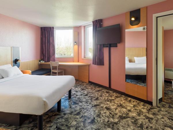 B&B HOTEL Orly Rungis Aéroport 3 étoiles : photo 2 de la chambre chambre quadruple