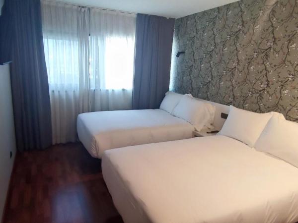 Hotel San Fermín Pamplona : photo 6 de la chambre appartement 1 chambre avec balcon