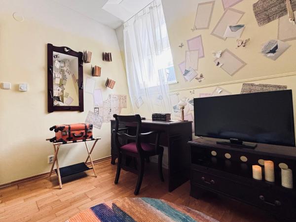 Poet's Theme Room, Free Parking : photo 2 de la chambre appartement 1 chambre