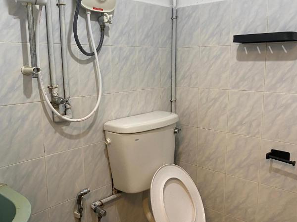 Aayu Muntri : photo 4 de la chambre chambre lits jumeaux avec salle de bains commune