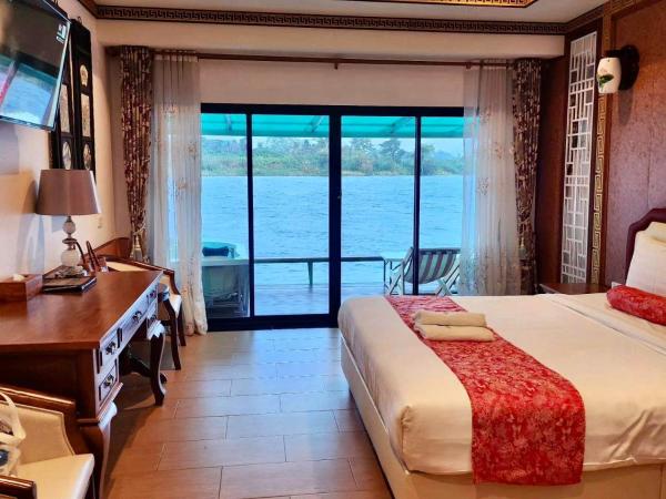 Kasem Island Resort : photo 5 de la chambre chambre lit king-size avec baignoire spa