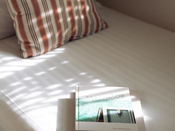 Cremorne Point Manor : photo 5 de la chambre chambre familiale avec salle de bains privative