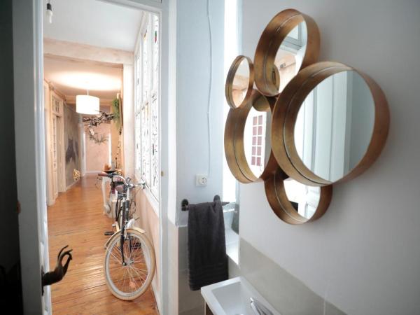 ThePlacetoBe B&B : photo 6 de la chambre chambre lit queen-size avec salle de bains commune