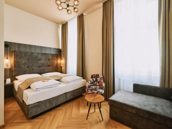 Urban Rooms Rathaus - Self Check-In : photo 2 de la chambre chambre double supérieure