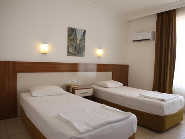 Miray Hotel Kleopatra : photo 1 de la chambre chambre double ou lits jumeaux
