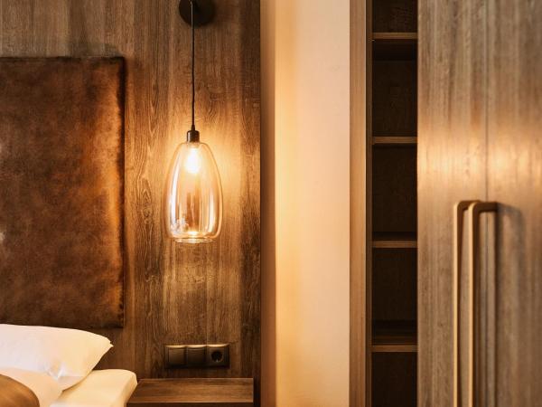 Urban Rooms Rathaus - Self Check-In : photo 4 de la chambre chambre triple supérieure